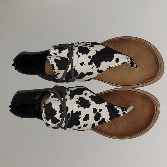 Very G Shoes New Very G Black White Sandals Poshmark